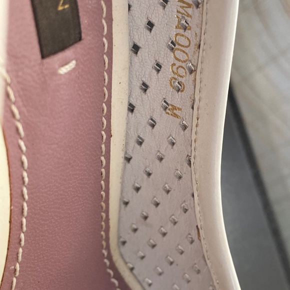 Louis Vuitton white leather open toe pumps heels gold buckle Italy perforated 37 - Picture 7 of 12
